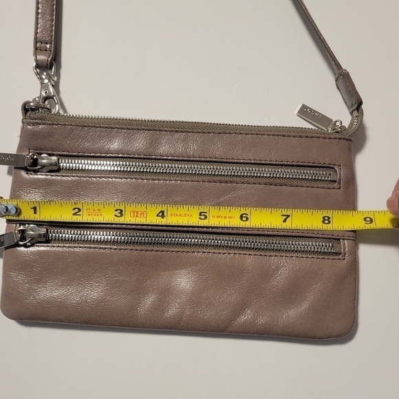 Hobo The Original Crossbody leather purse. - Picture 7 of 8